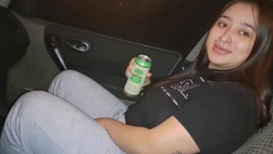Wanita Latin bertubuh besar dan horny bercinta di taman umum di luar ruangan | superstar