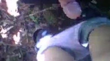 ngewe di hutan kontolnya di gigit semut