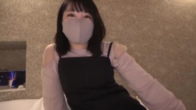 Tamu hari ini adalah Yuuna-chan, seorang karyawan toko hamburger | japan