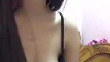 wanita nenen mungil ini sange | indo