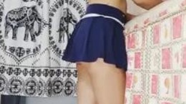 saudara tiriku yang berpakaian minim sangat seksi dan aku datang padanya | xnxx