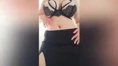 Aku ingin bermain dengan payudaraku yang besar | bokep