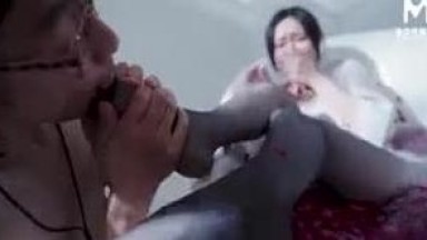Pramugari seksi menerima pelatihan seksual