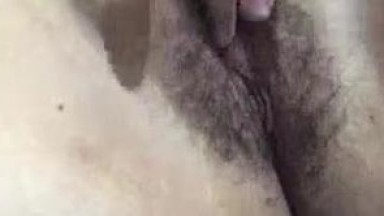 wanita ini colmek dengan bebas di rumah nya sendiri