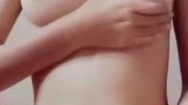 body mulus pepek hitam