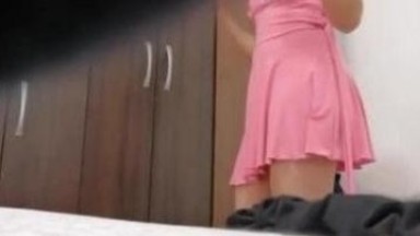 wanita ini berpakaian baju merah | bokepindo