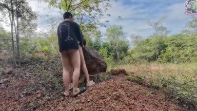 main ke ladang sambil ngewe pasangan ini | bokepviral